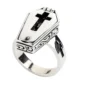 Bague Cercueil Ouvrable avec Croix et Squelette Gothique.