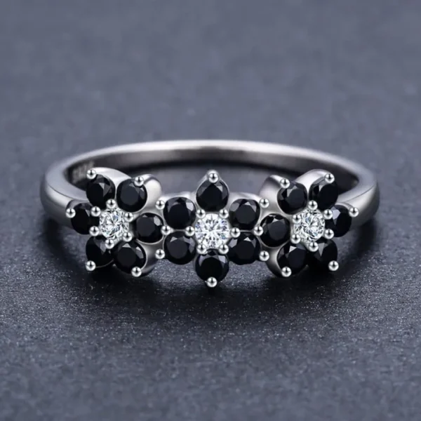 Bague Fleurs Argent 925 Zircon Noir et Blanc pour Femme Bague Fleurs Argent 925 Zircon Noir et Blanc pour Femme.