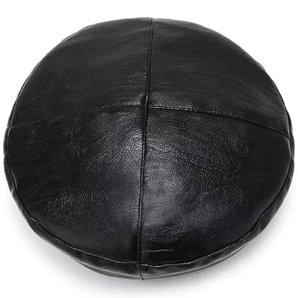 Béret Femme en Cuir Noir Coupe Militaire avec Chaîne Métallique Béret Femme en Cuir Noir Coupe Militaire avec Chaîne Métallique.
