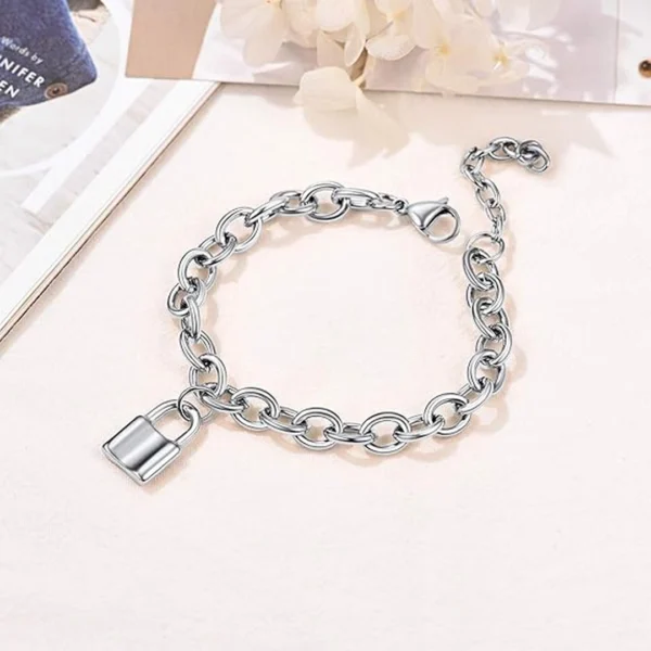 Bracelet Chaîne Rolo Acier Inoxydable & Pendentif Cadenas avec fermoir mousqueton Bracelet Chaîne Rolo Acier Inoxydable & Pendentif Cadenas avec fermoir mousqueton.