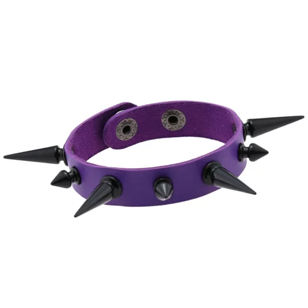 Bracelet Punk Cuir PU Violet à Clous Noirs Asymétriques.