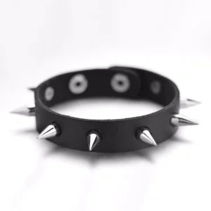 Bracelet Punk Rock Noir à Pointes Métal.