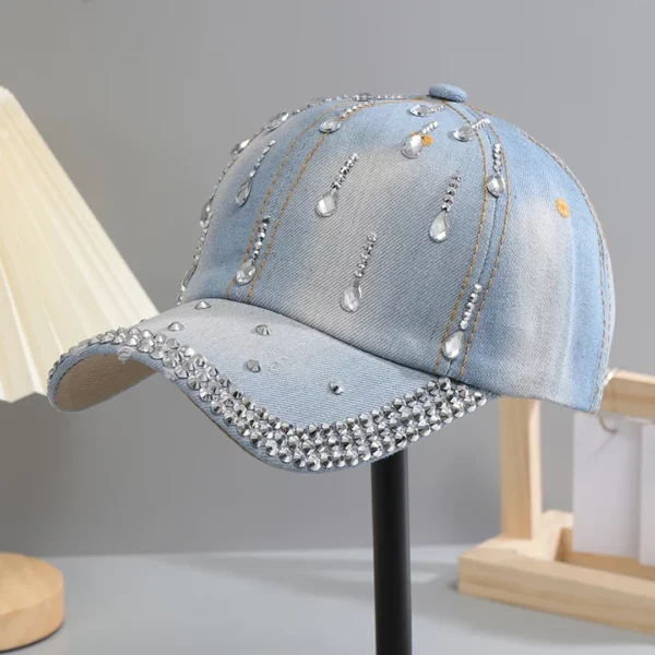 Casquette Bleue Denim Délavé avec Gouttelettes pour Femme Casquette Bleue Denim Délavé avec Gouttelettes pour Femme.