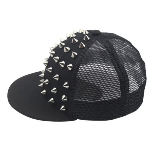 Casquette Cloutée Noire avec Mesh Arrière.