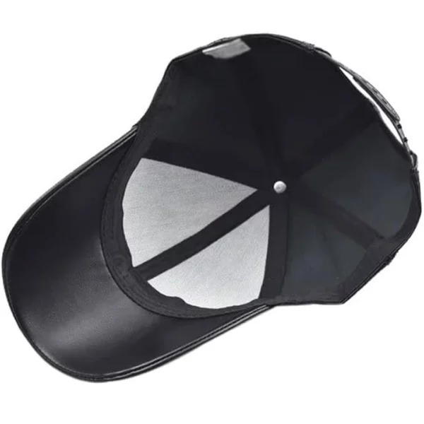 Casquette en Cuir Noir Homme et Femme (vue du dessous) Casquette en Cuir Noir Homme et Femme (vue du dessous).