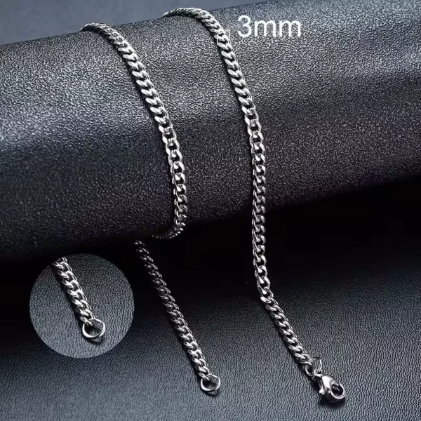 Chaîne Cubaine en Acier Inoxydable Maillons 3 mm Chaîne Cubaine en Acier Inoxydable Maillons 3 mm.