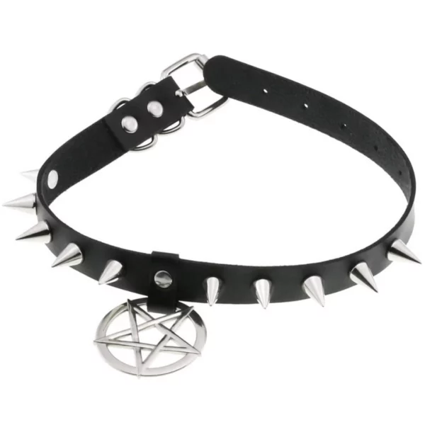 Choker Cuir Noir à Clous et Pentacle Métallique Style Punk Gothique Choker Cuir Noir à Clous et Pentacle Métallique Style Punk Gothique.
