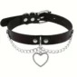 Choker Cuir Noir avec Cœur Métallique et Chaînes