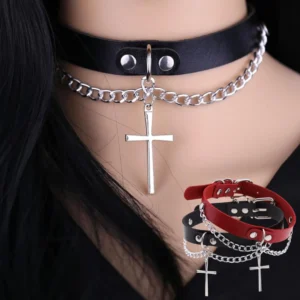 Choker Gothique Cuir Noir ou Rouge avec Croix & Chaînes.