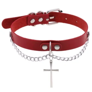 Choker Gothique Cuir Rouge avec Croix & Chaînes.