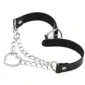 Collier Ras du Cou Cuir Noir orné d'un Cœur et de Chaînes.