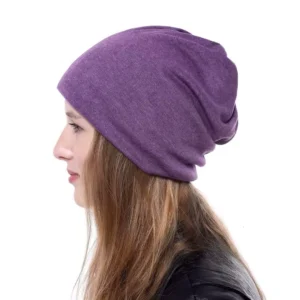 Femme avec Bonnet Tube Convertible Violet Beanie & Snood Multifonction.