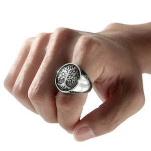Homme avec Chevalière Arbre de Vie en Acier 316L - Bague Symbolique.
