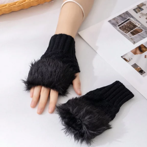 Mitaines Noires Femme Ornées de Fourrure (automne) Mitaines Noires Femme Ornées de Fourrure (automne).