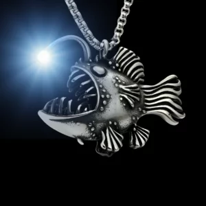 Pendentif Poisson Lanterne avec Chaîne à Mailles Vénitiennes.