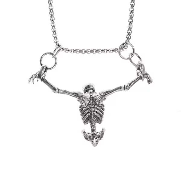 Pendentif Squelette Suspendu en Acier Inoxydable Pendentif Squelette Suspendu en Acier Inoxydable.