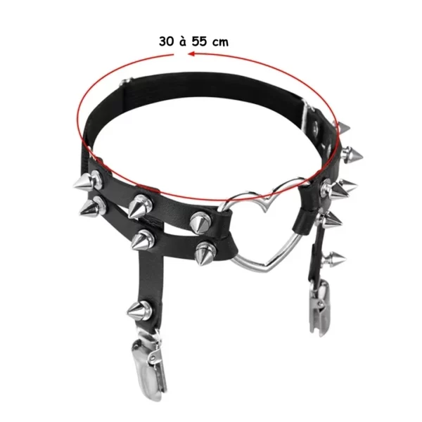 Porte-Jarretelles Cuisse Mollet en Cuir Clouté avec Cœur Métallique et Sangle Extensible Porte-Jarretelles Cuisse Mollet en Cuir Clouté avec Cœur Métallique et Sangle Extensible.