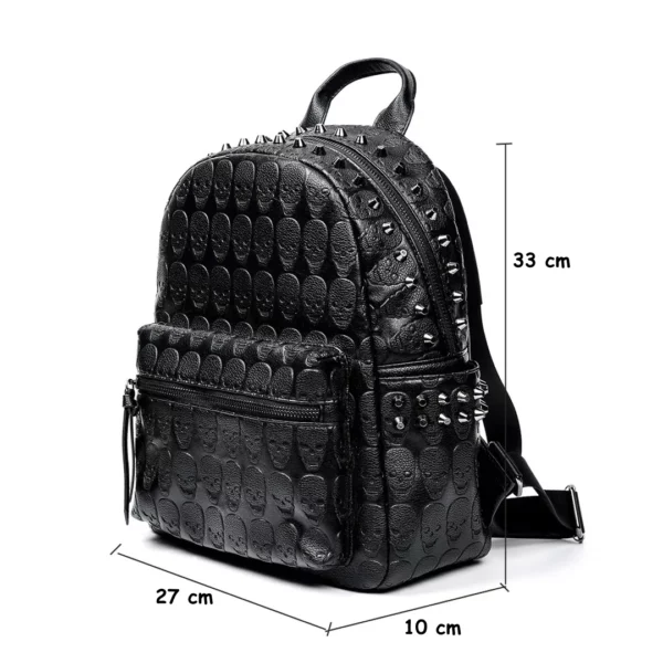 Sac à Dos Noir en Cuir avec Motif Crânes et Rivets 9 Litres (dimensions) Sac à Dos Noir en Cuir avec Motif Crânes et Rivets 9 Litres (dimensions).