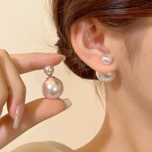 Boucles d'Oreilles Double Face à Perles Blanches Nacrées 8 & 16 mm.