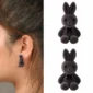 Boucles d’Oreilles Lapin Gothique en Peluche Gris.