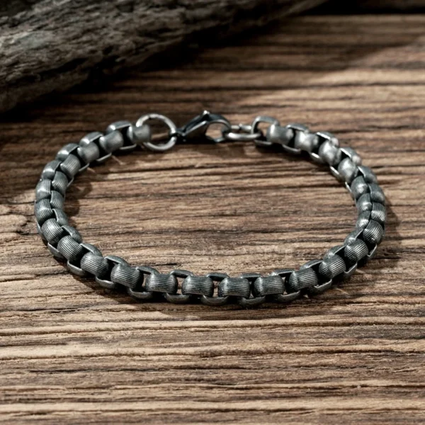 Bracelet Homme Acier à Maillons Striés Patinés Bracelet Homme Acier à Maillons Striés Patinés.