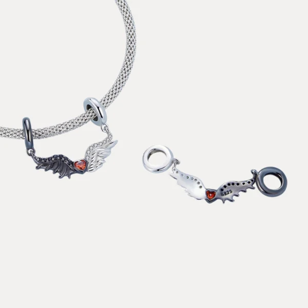 Charm Cœur Ailé Ange et Démon en Argent 925 Charm Cœur Ailé Ange et Démon en Argent 925.