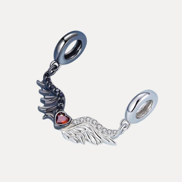 Charm Cœur Zircon Rouge à Ailes Ange - Démon en Argent 925 Charm Cœur Zircon Rouge à Ailes Ange - Démon en Argent 925.