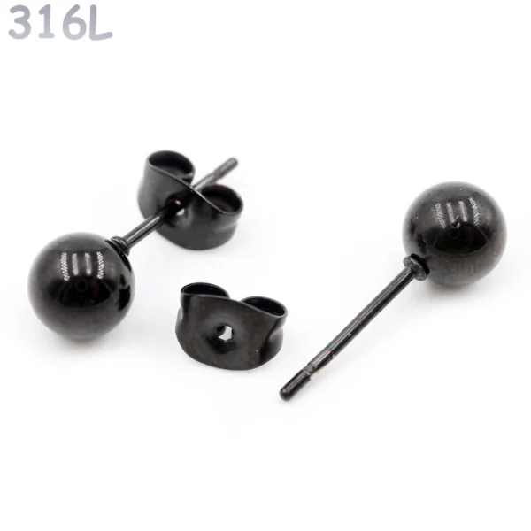 Clous d’oreilles Acier 316L Noir PVD à Boules & Fermoir Papillon Clous d’oreilles Acier 316L Noir PVD à Boules & Fermoir Papillon.