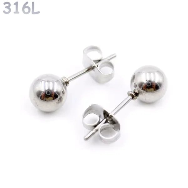 Clous d’oreilles Acier 316L Poli à Boules 2-8 mm Clous d’oreilles Acier 316L Poli à Boules 2-8 mm.