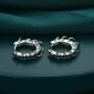 Créoles Huggie 12 mm en Argent 925 à Pavage Zircons Noirs et Anneaux Mobiles.