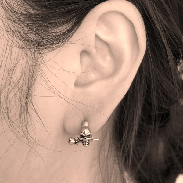 Créoles Tête de Mort & Rose en Acier 316L Créoles Tête de Mort & Rose en Acier 316L.