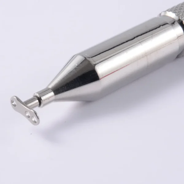 Outil d’Insertion pour Piercing de Surface en Acier Chirurgical 316L Outil d’Insertion pour Piercing de Surface en Acier Chirurgical 316L.