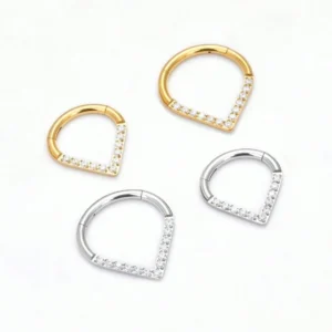 Piercing Clicker Titane - Élégance Angulaire & Zircons (variantes couleur argenté ou anodisé doré, diamètre 8 ou 10 mm).