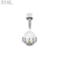 Piercing Nombril Sphère Blanche Sertie d’une Main Squelettique Acier 316L.