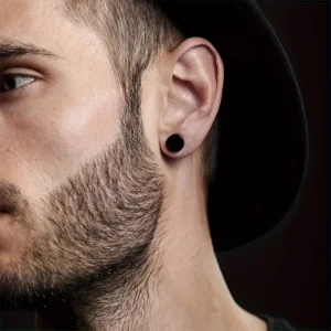 Homme avec Faux Plug Oreille Magnétique Acier 316L (Paire).