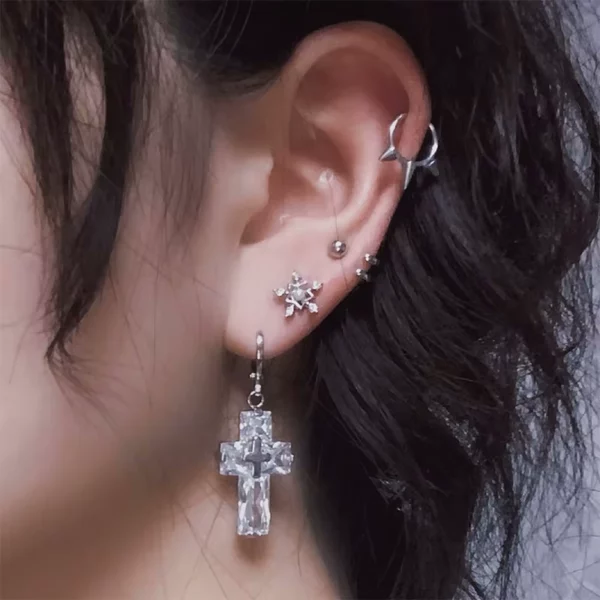 Piercing Anneau À Charnière Triple Spikes (hélix) Piercing Anneau À Charnière Triple Spikes (hélix)