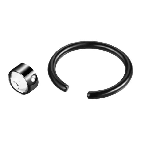 Piercing Anneau Captif en Titane doté d'un cylindre serti de zircon (ouverture) Piercing Anneau Captif en Titane doté d'un cylindre serti de zircon (ouverture).