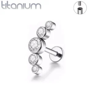 Piercing Labret Titane à 5 Zircons en Arc Lumineux.