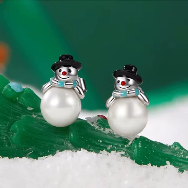 Boucles d’Oreilles Bonhomme de Neige en Argent 925 avec Perle Blanche (expo) Boucles d’Oreilles Bonhomme de Neige en Argent 925 avec Perle Blanche (expo).