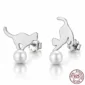 Boucles d’Oreilles Chat Jouant avec une Perle en Argent 925.