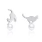 Boucles d’Oreilles Chat en Argent Jouant avec une Perle Fantaisie.