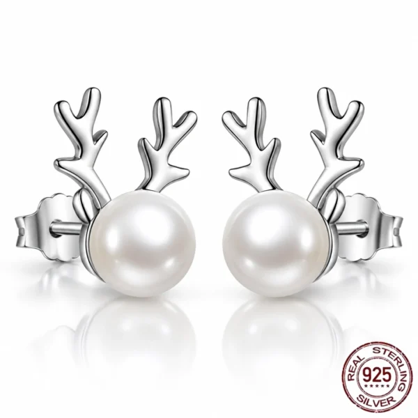 Boucles d'Oreilles Renne de Noël en Argent 925 & Perle Boucles d'Oreilles Renne de Noël en Argent 925 & Perle.