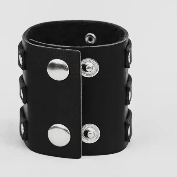 Bracelet Large en Cuir avec Boucles à Ardillon et Rivets 6 Bracelet Large en Cuir avec Boucles à Ardillon et Rivets 6