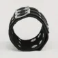 Bracelet Large en Cuir avec Boucles à Ardillon et Rivets.