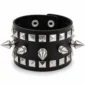 Bracelet en Cuir à Pointes et Rivets Pyramide.