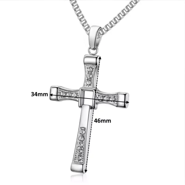 Chaîne Croix Gothique Homme avec Zircons Inspiration Toreto (dimensions) Chaîne Croix Gothique Homme avec Zircons Inspiration Toreto (dimensions).