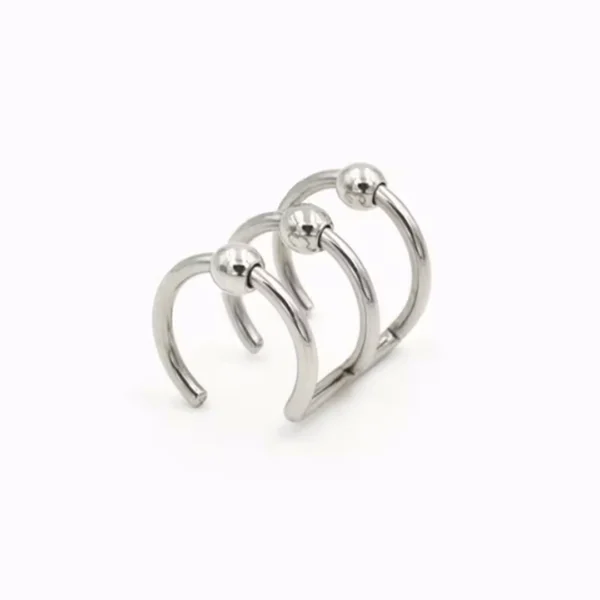 Faux Piercing Triple Anneau avec Billes en Acier 316L Poli Faux Piercing Triple Anneau avec Billes en Acier 316L Poli.