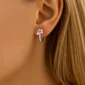 Femme avec Créoles Fleur Lavande en Argent 925 à Zirconium Orange
