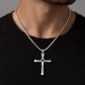Homme avec Collier de la Loyauté Croix de Toretto.