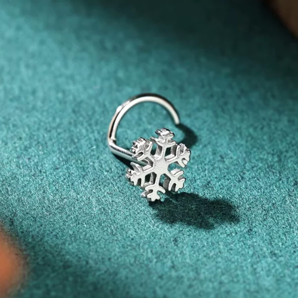 Piercing Narine Stud en U Flocon de Neige en Acier (expo) Piercing Narine Stud en U Flocon de Neige en Acier (expo).
